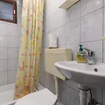 Апартаменти With Parking Space - 24464 Макарська