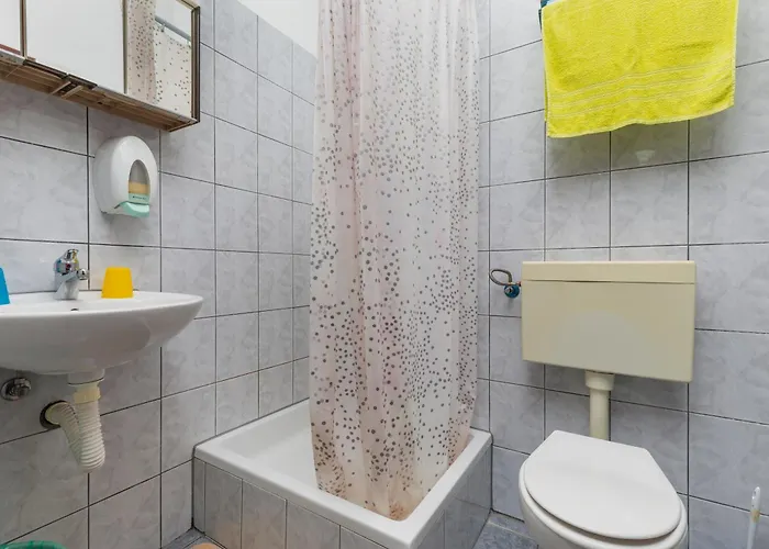 With Parking Space - 24464 Lägenhet